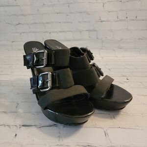 Charles by Charles Davis Black Strappy Buckle Wedge Sandles Size 10 B